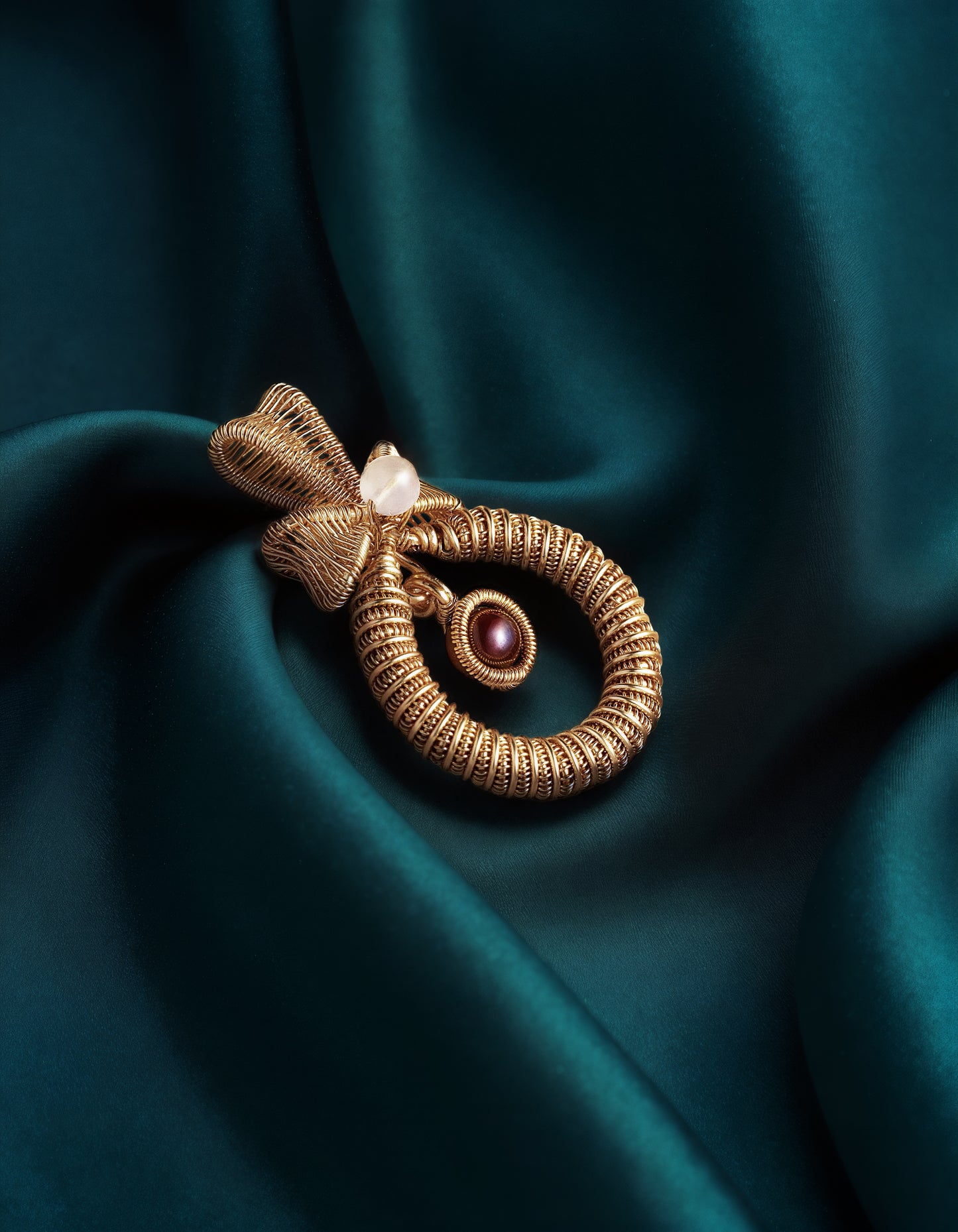 Handmade Garnet Golden Wreath Necklace
