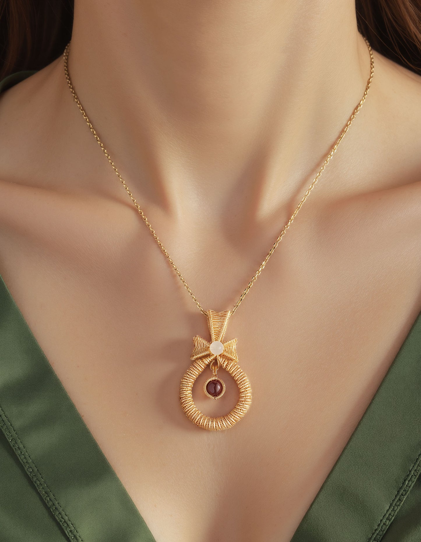 Handmade Garnet Golden Wreath Necklace