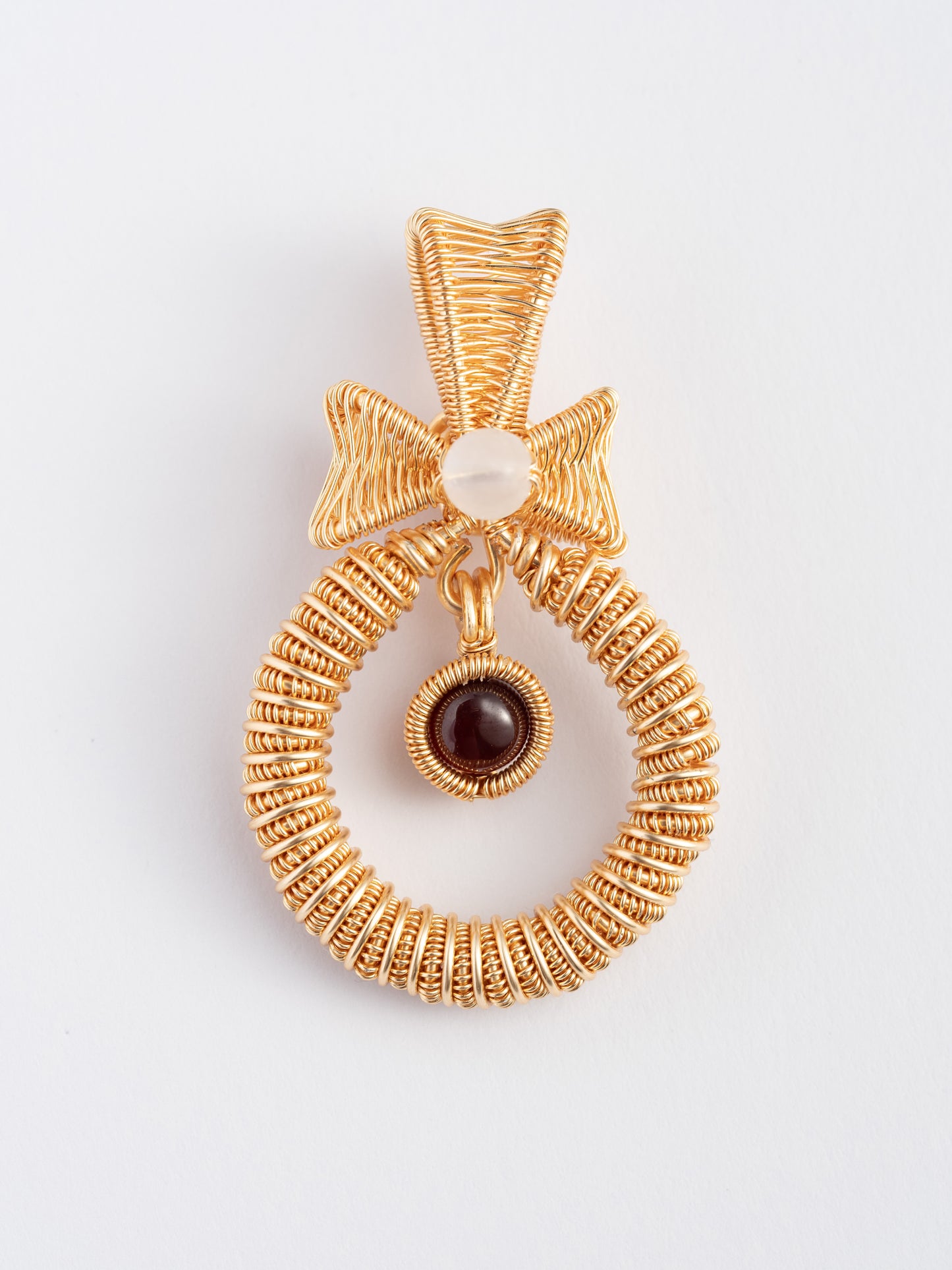 Handmade Garnet Golden Wreath Necklace